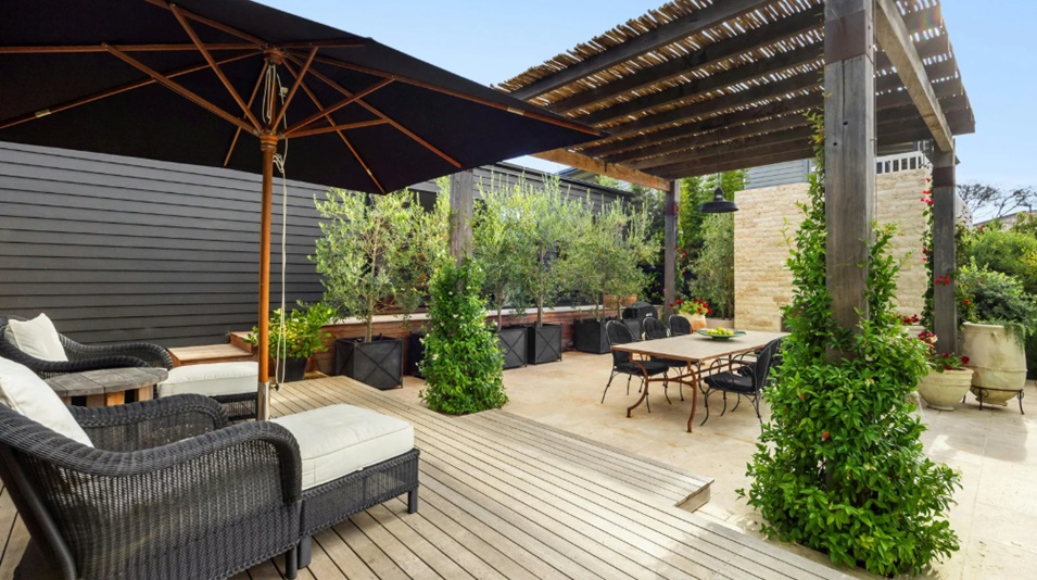 5 Tips to Enhance Your Outdoor Space with Custom Deck Designs - Novi Decor